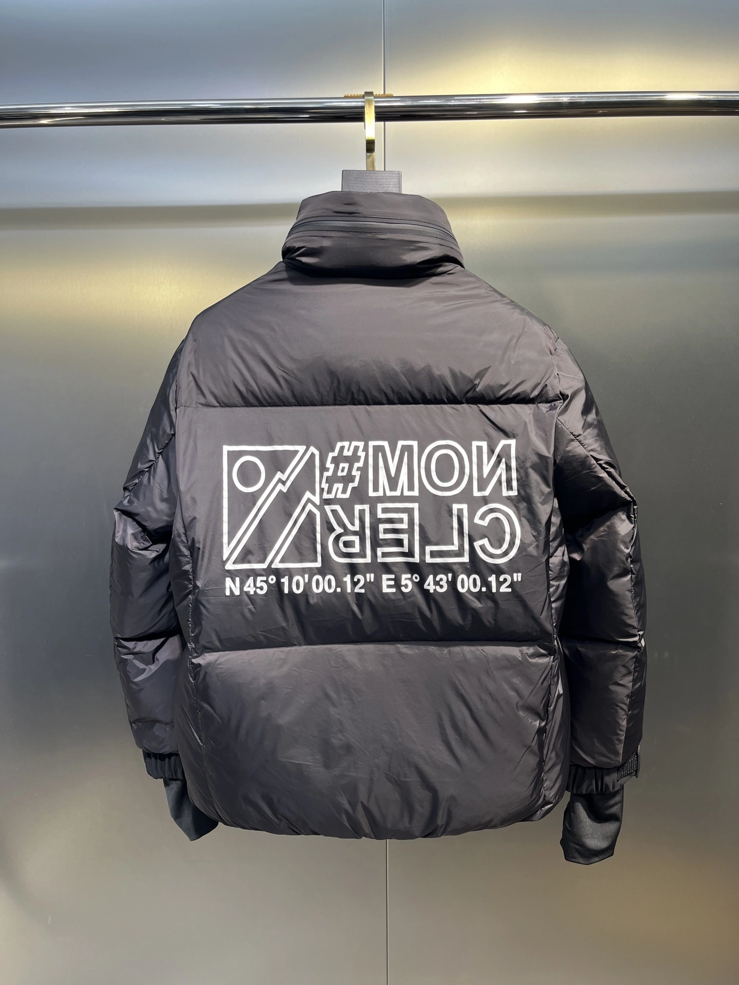 wg.luxury-- 7o9385r Down jacket white duck down item: E-F431J0114